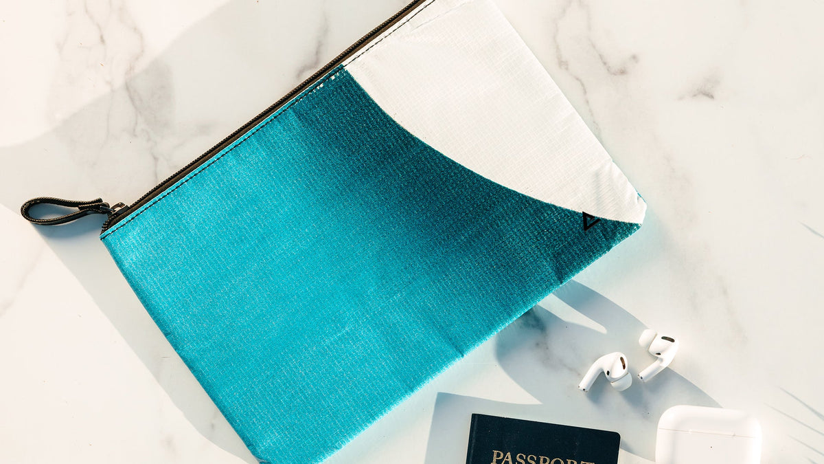 Classics Charlie Pouch