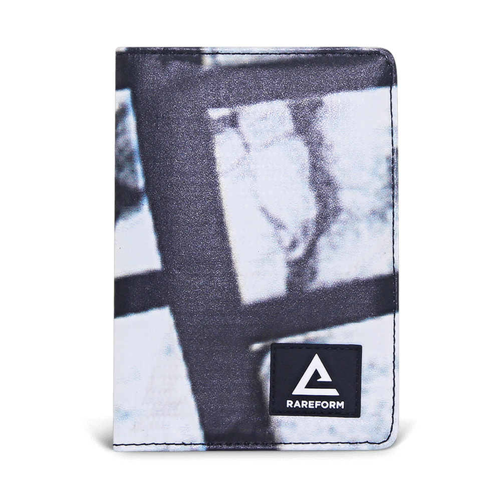 Huxley Passport Holder